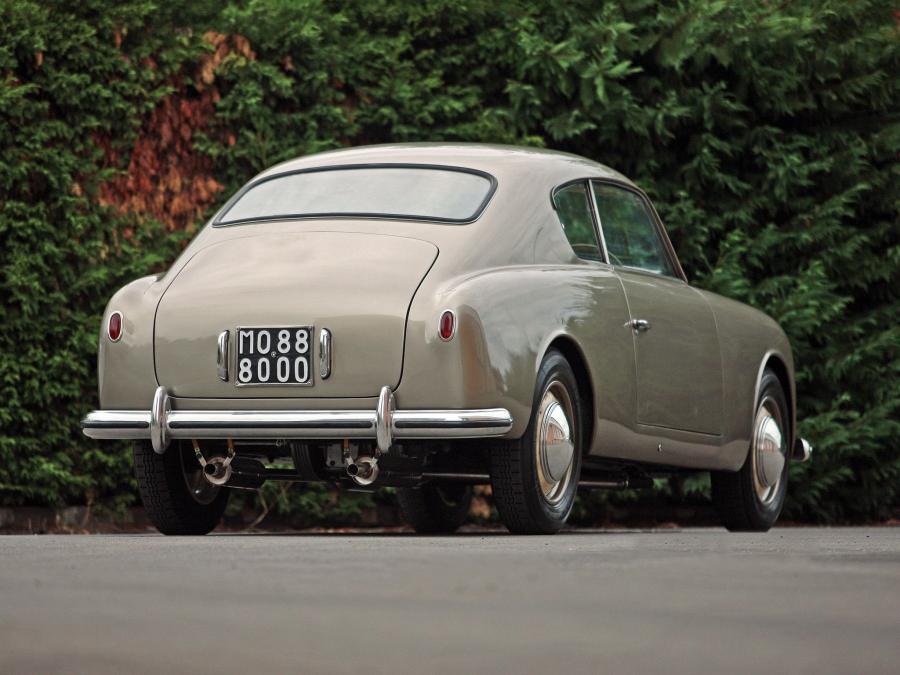  Lancia Aurelia GT 1951 года  (фото 12 из 15)